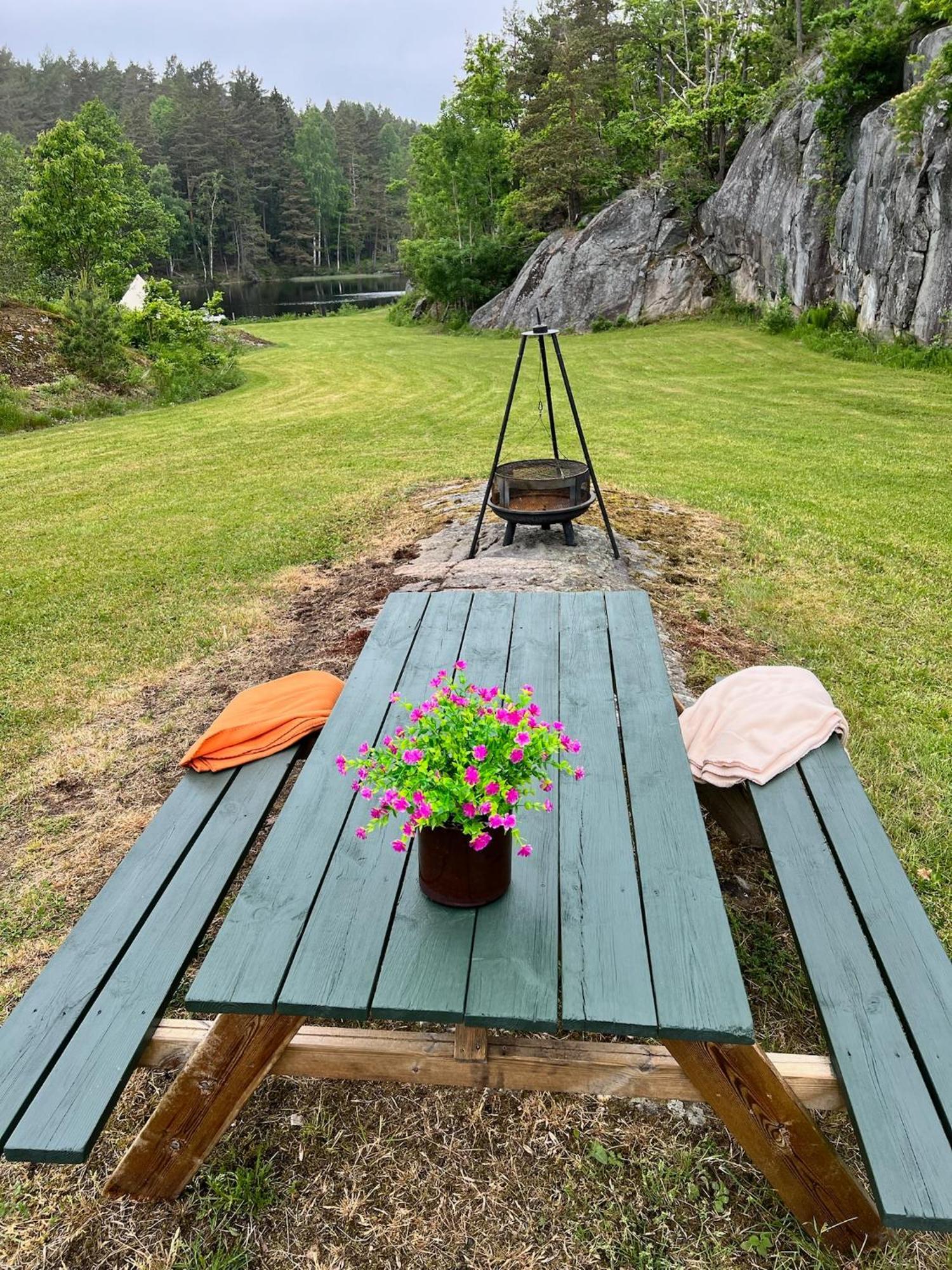 Hommen Gard Glamping Hotel Risør Exterior foto